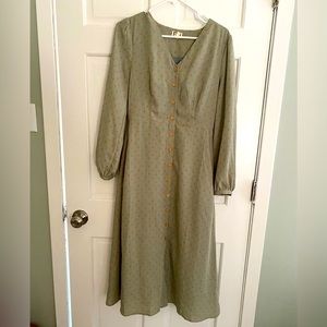 Mo:vintage New York Fall dress is sage Green! Great nursing dress!